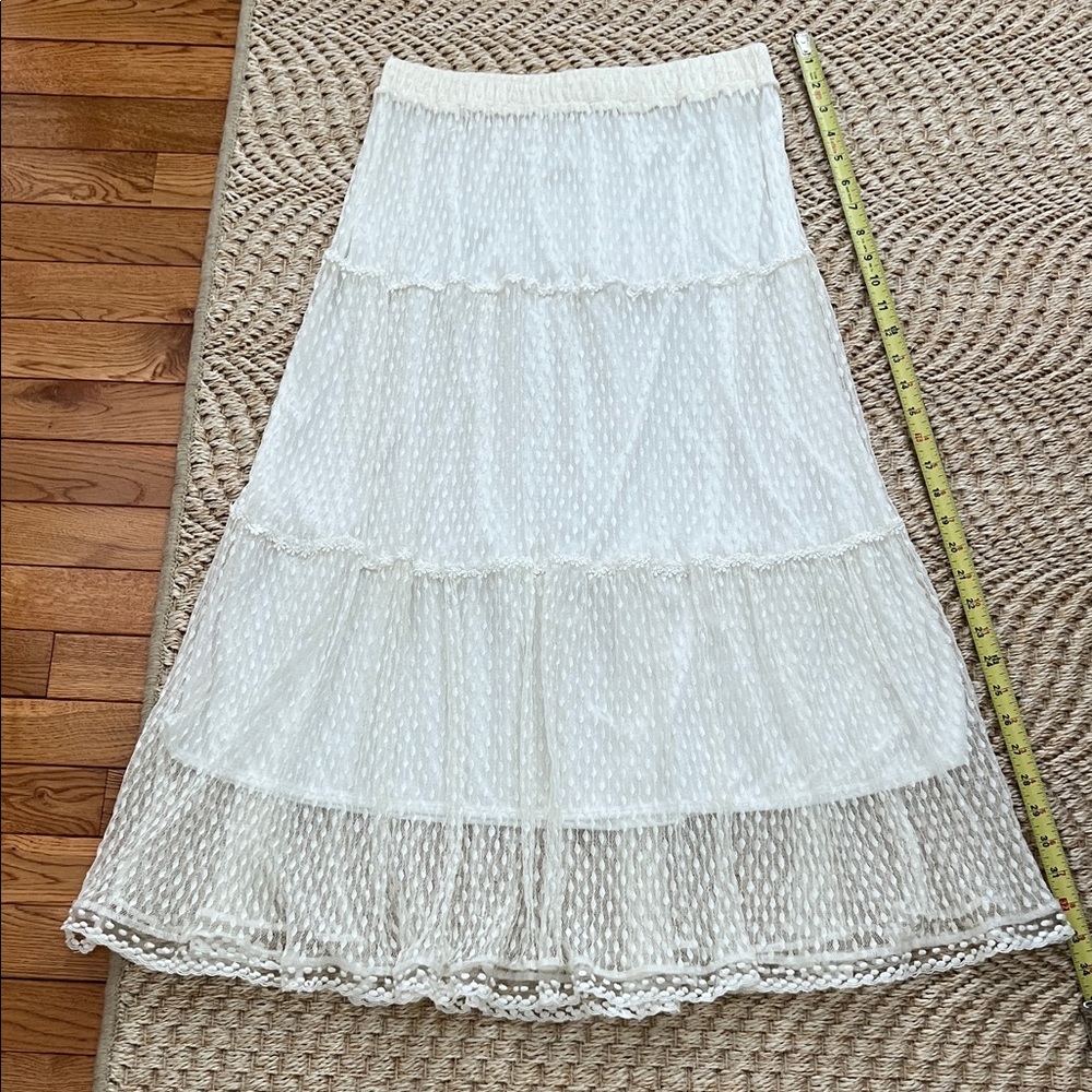Elegant White Lace Skirt